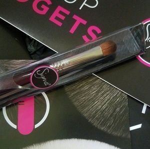 New! Sigma E54 Eyeshadow brush